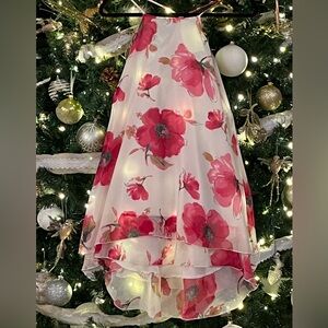 Poppy Flowers Adorn this Layered Chiffon Dress Dress NWT